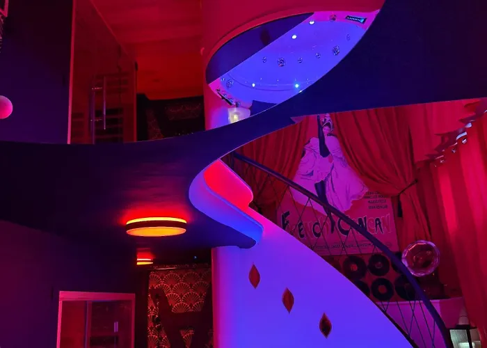 Le 1920- & Sauna Prive-